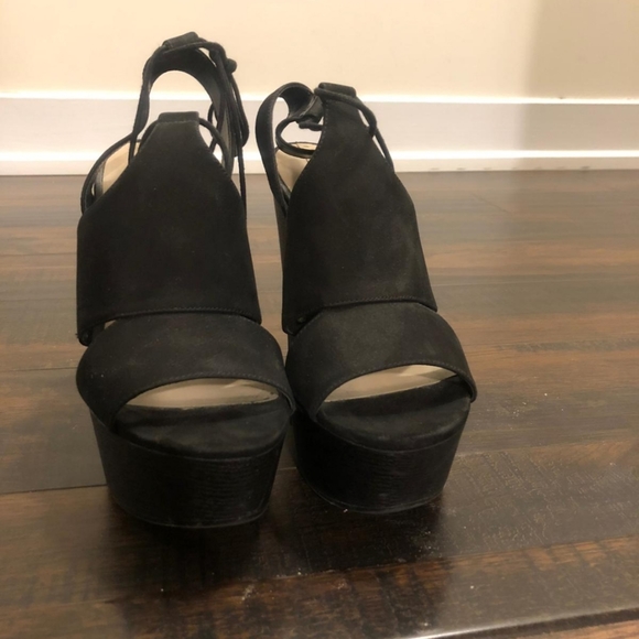 Wedge heel - Picture 2 of 3